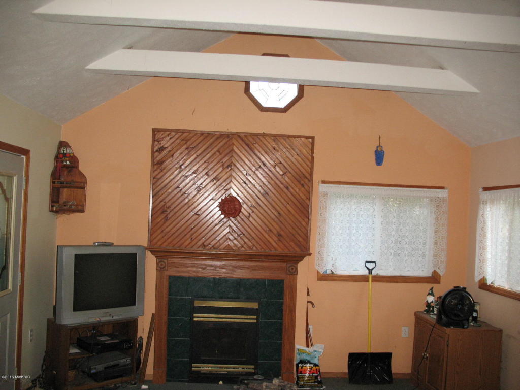 710 Elm St, Three Rivers, MI 49093 photo 4