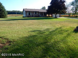 510 E Freeport Rd, Freeport, MI 49325 photo 2