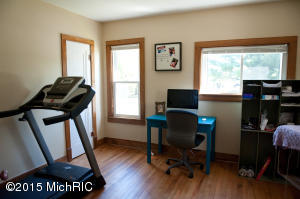 215 E State St, Grant, MI 49327 photo 11