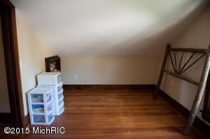 215 E State St, Grant, MI 49327 photo 12