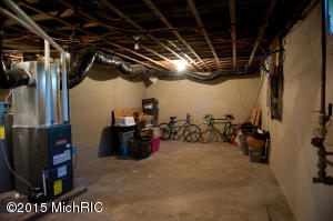 215 E State St, Grant, MI 49327 photo 14