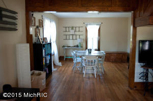 215 E State St, Grant, MI 49327 photo 6