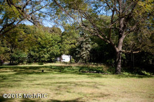 215 E State St, Grant, MI 49327 photo 15