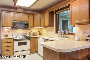 2429 Gee Dr, Lowell, MI 49331 photo 7