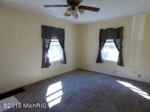 1323 Wayne, Niles, MI 49120 photo 4