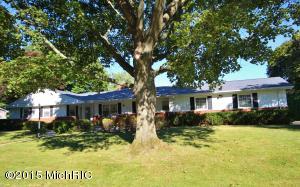 905 Pine St, Three Rivers, MI 49093 photo 3