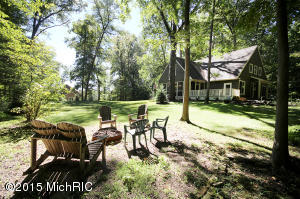 412 Maple Ln, Buchanan, MI 49107 photo 2