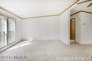 1148 W Spring Dr, Newaygo, MI 49337 photo 3