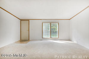1148 W Spring Dr, Newaygo, MI 49337 photo 4