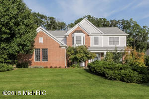 4661 Oakwright Dr NE, Ada, MI 49301 photo 1