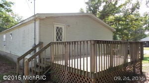 867 E James St, White Cloud, MI 49349 photo 4