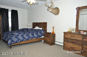 719 Kiddville St, Belding, MI 48809 photo 9