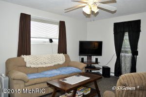 719 Kiddville St, Belding, MI 48809 photo 3