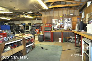 719 Kiddville St, Belding, MI 48809 photo 10