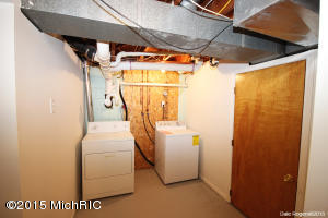 931 Beech St, Lowell, MI 49331 photo 26
