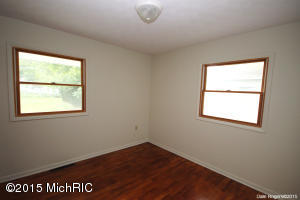 931 Beech St, Lowell, MI 49331 photo 9