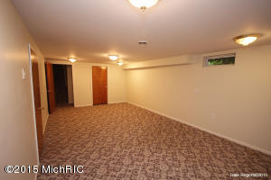 931 Beech St, Lowell, MI 49331 photo 23