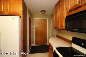 931 Beech St, Lowell, MI 49331 photo 4