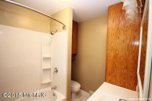931 Beech St, Lowell, MI 49331 photo 7