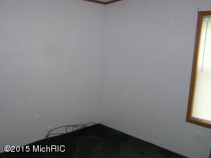 6990 Canfield, Belding, MI 48809 photo 3