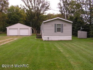 6990 Canfield, Belding, MI 48809 photo 1