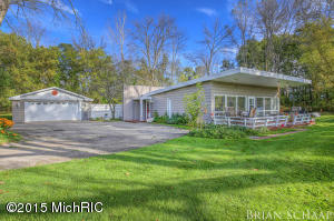 150 Ecklund St, Sparta, MI 49345 photo 2