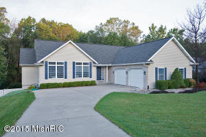 235 Deer Run Dr, Plainwell, MI 49080 photo 1