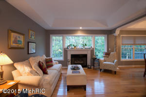 235 Deer Run Dr, Plainwell, MI 49080 photo 5