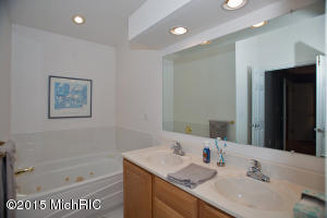 235 Deer Run Dr, Plainwell, MI 49080 photo 19