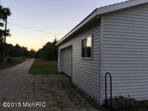 3812 E Cedar Tree Ln, White Cloud, MI 49349 photo 5