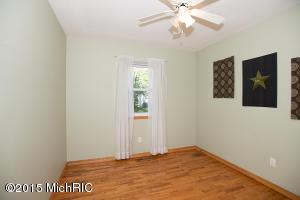 532 Cosmopolitan, Marshall, MI 49068 photo 11