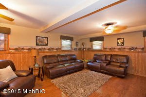532 Cosmopolitan, Marshall, MI 49068 photo 7