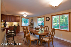 532 Cosmopolitan, Marshall, MI 49068 photo 5