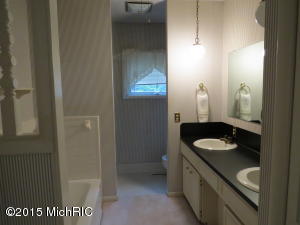 1058 2nd Division, Plainwell, MI 49080 photo 9