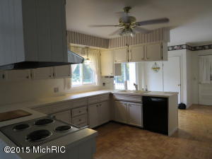 1058 2nd Division, Plainwell, MI 49080 photo 3