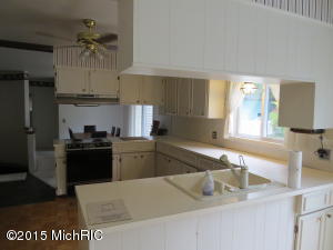 1058 2nd Division, Plainwell, MI 49080 photo 2