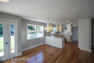 76 W Chestnut St, Douglas, MI 49406 photo 4