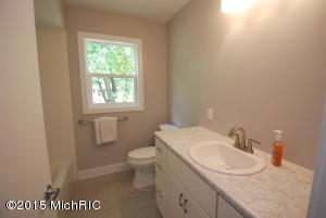 76 W Chestnut St, Douglas, MI 49406 photo 17