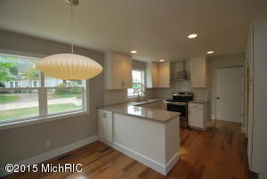 76 W Chestnut St, Douglas, MI 49406 photo 7