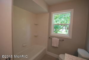 76 W Chestnut St, Douglas, MI 49406 photo 18