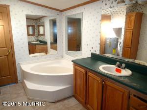  24618 N Shore Dr, Edwardsburg, MI 49112 photo 12