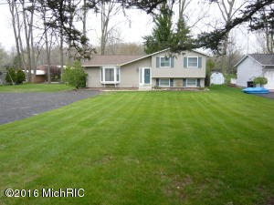 740 E Channel Dr, Coldwater, MI 49036 photo 1