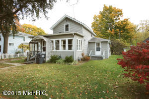 413 Hicks Ave, Plainwell, MI 49080 photo 1