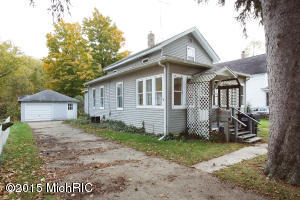 413 Hicks Ave, Plainwell, MI 49080 photo 3