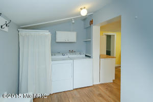 615 S Main St, Plainwell, MI 49080 photo 10