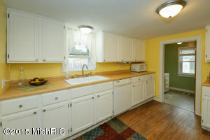 615 S Main St, Plainwell, MI 49080 photo 7