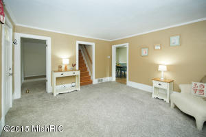 615 S Main St, Plainwell, MI 49080 photo 5