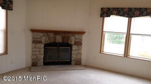 581 S Johnson St, White Cloud, MI 49349 photo 4