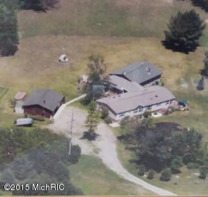581 S Johnson St, White Cloud, MI 49349 photo 2