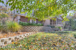2485 Gee Dr, Lowell, MI 49331 photo 1